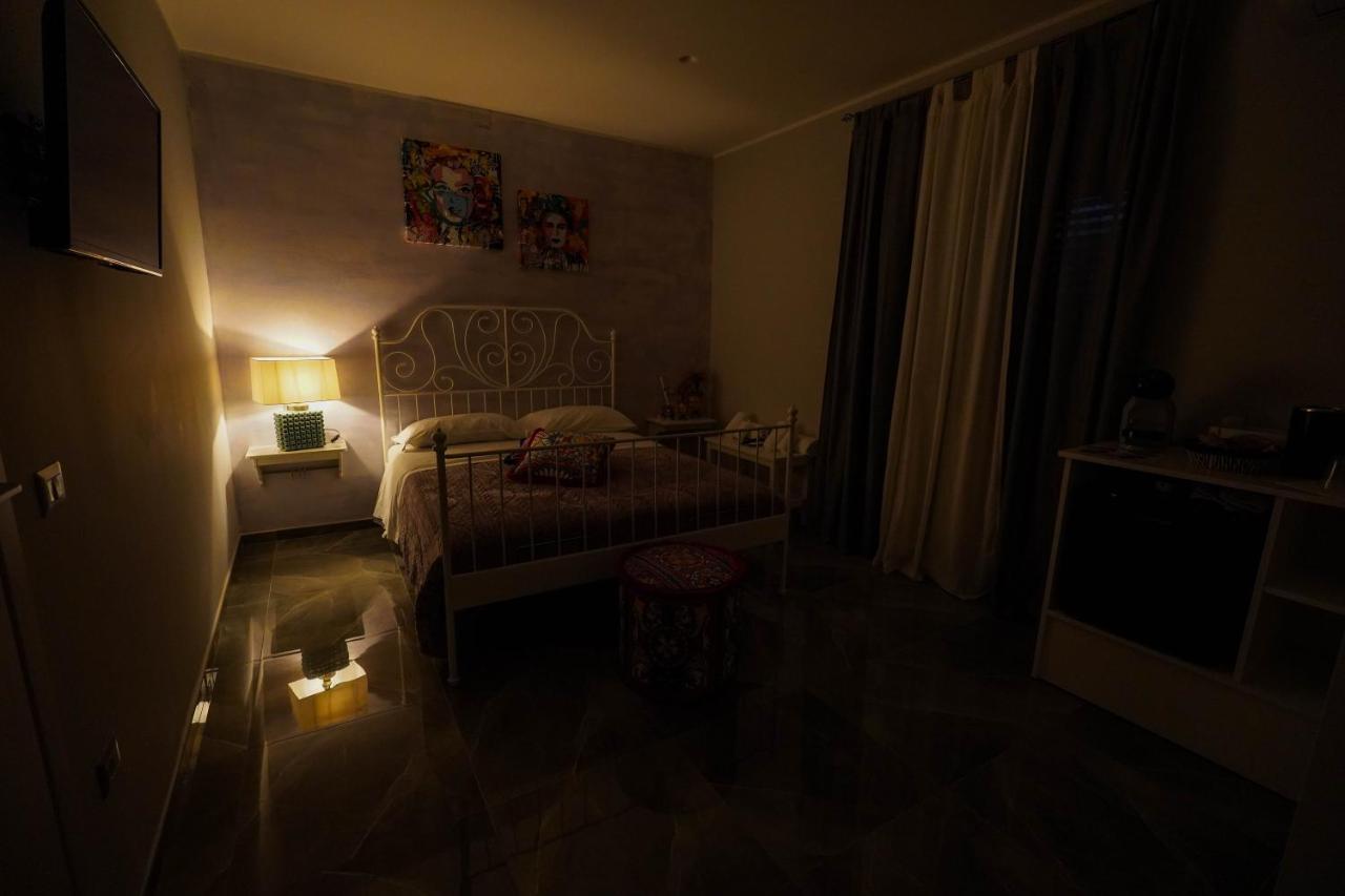 לינה וארוחת בוקר פיצו Piedigrotta Magique Luxury מראה חיצוני תמונה