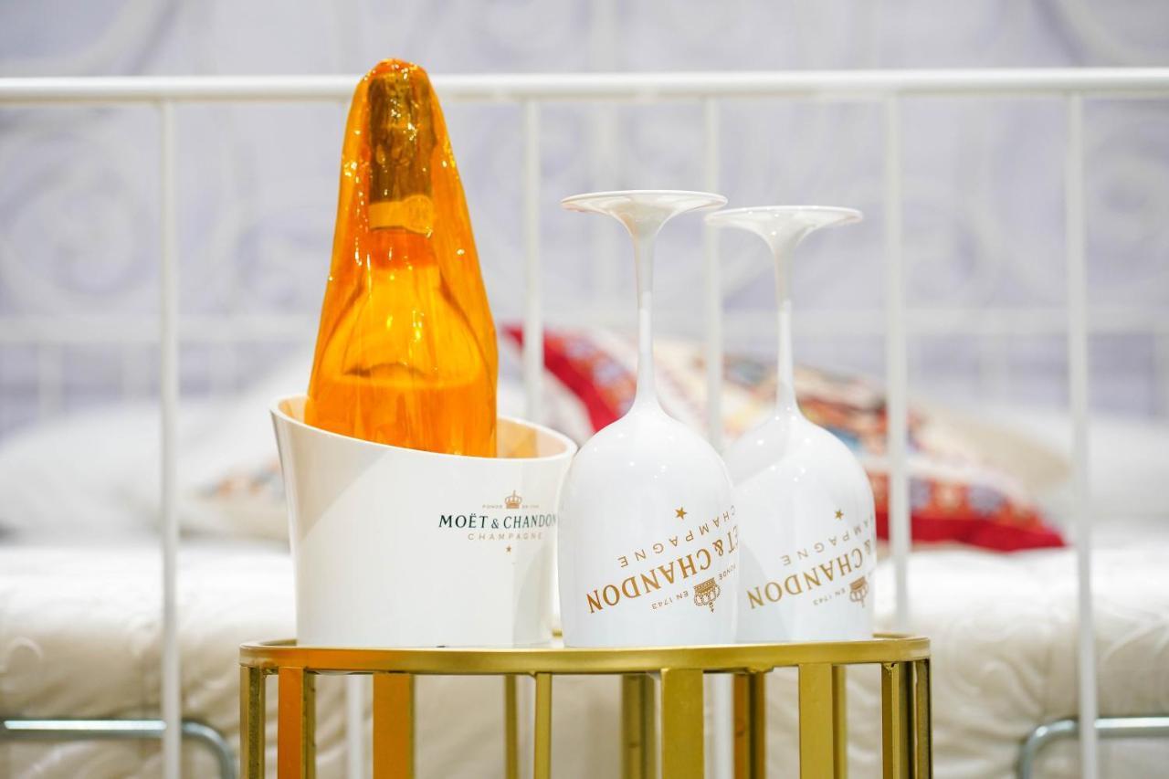 לינה וארוחת בוקר פיצו Piedigrotta Magique Luxury מראה חיצוני תמונה